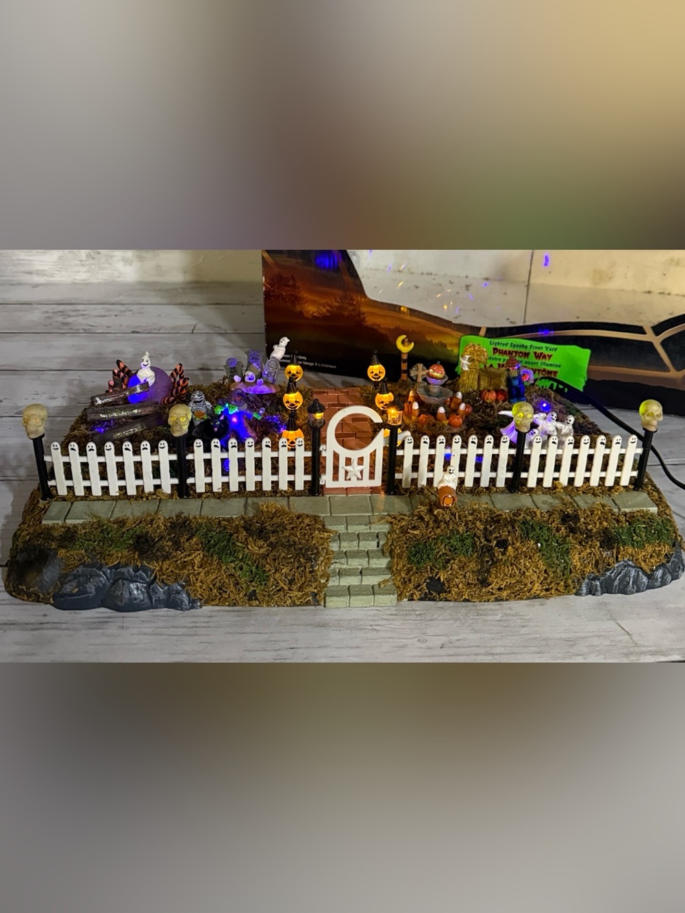 LEMAX Spooky Town Halloween Village “Phantom Way” with box and adapter